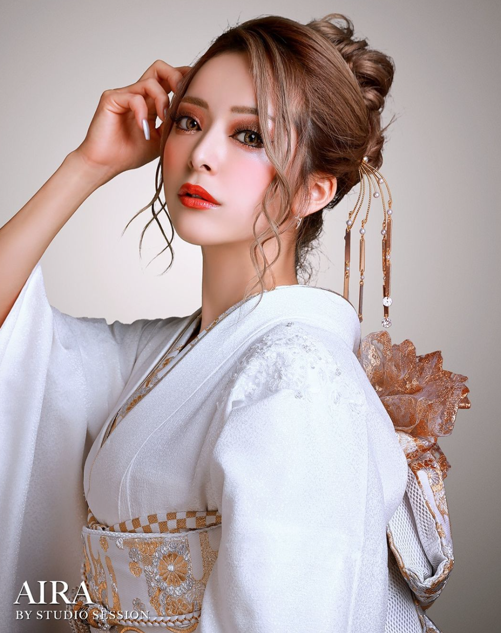 白振袖×髪型・髪飾りのコーディネート集  ― 白振袖の魅力を最大限に引き出すヘアスタイルの考え方 ―