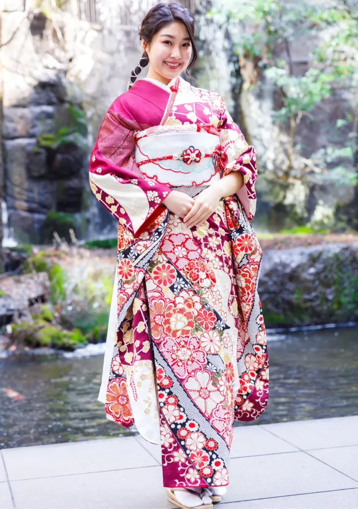 『ピンク振袖が映える肌色とは？大人も似合う色選びの基準を専門家が解説』